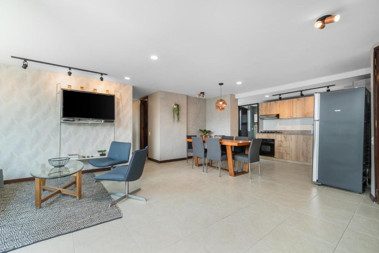 Apartamentos Poblado Alejandria By Housy Host Medellín Eksteriør billede