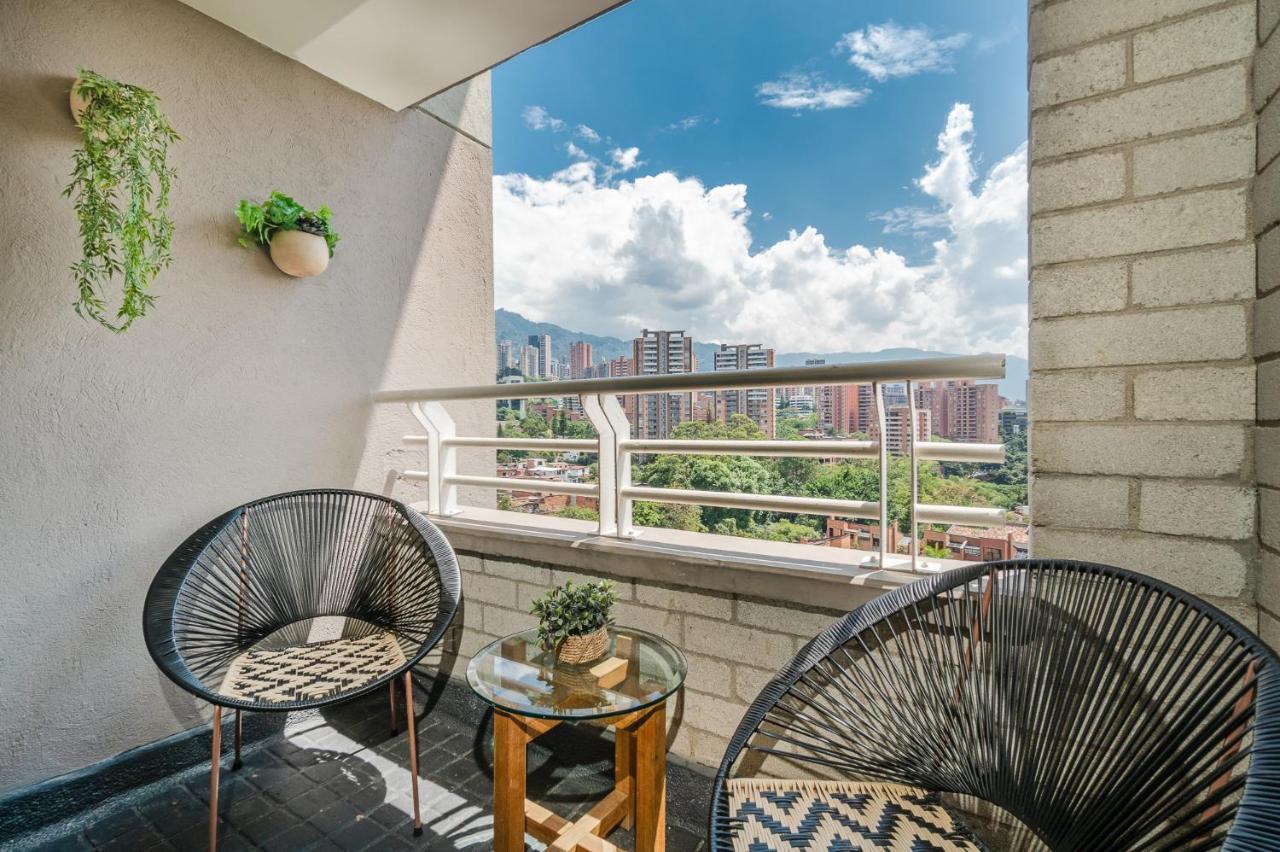 Apartamentos Poblado Alejandria By Housy Host Medellín Eksteriør billede