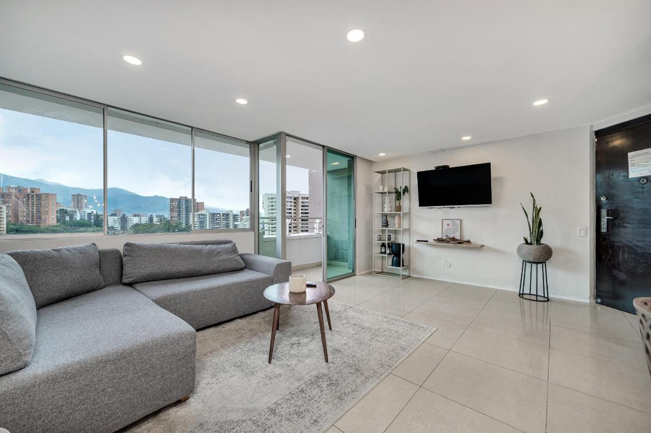 Apartamentos Poblado Alejandria By Housy Host Medellín Eksteriør billede