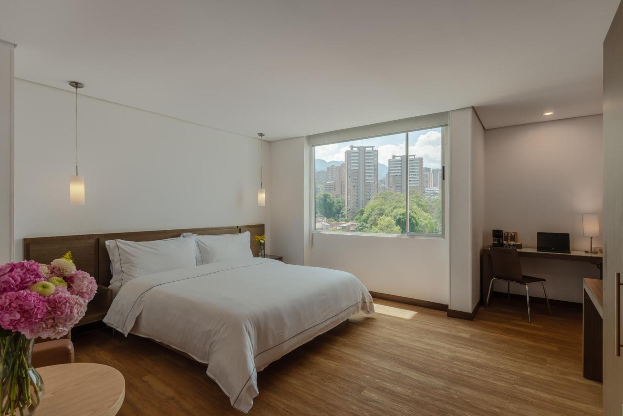 Apartamentos Poblado Alejandria By Housy Host Medellín Eksteriør billede