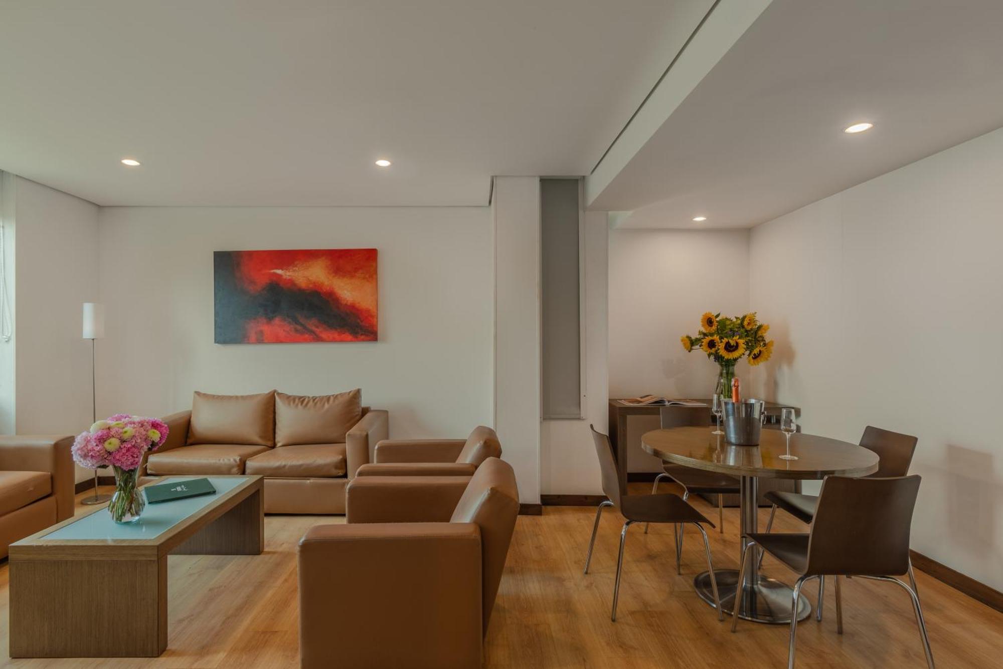 Apartamentos Poblado Alejandria By Housy Host Medellín Eksteriør billede