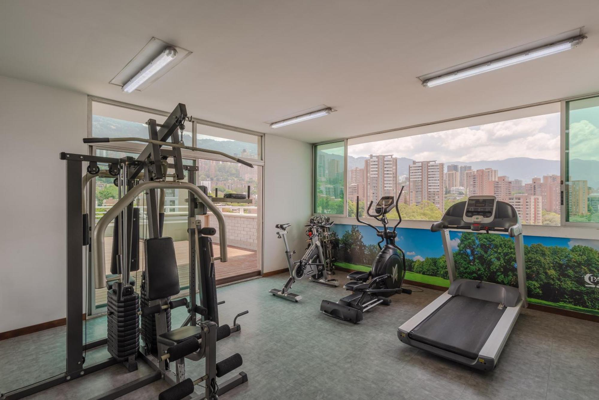 Apartamentos Poblado Alejandria By Housy Host Medellín Eksteriør billede
