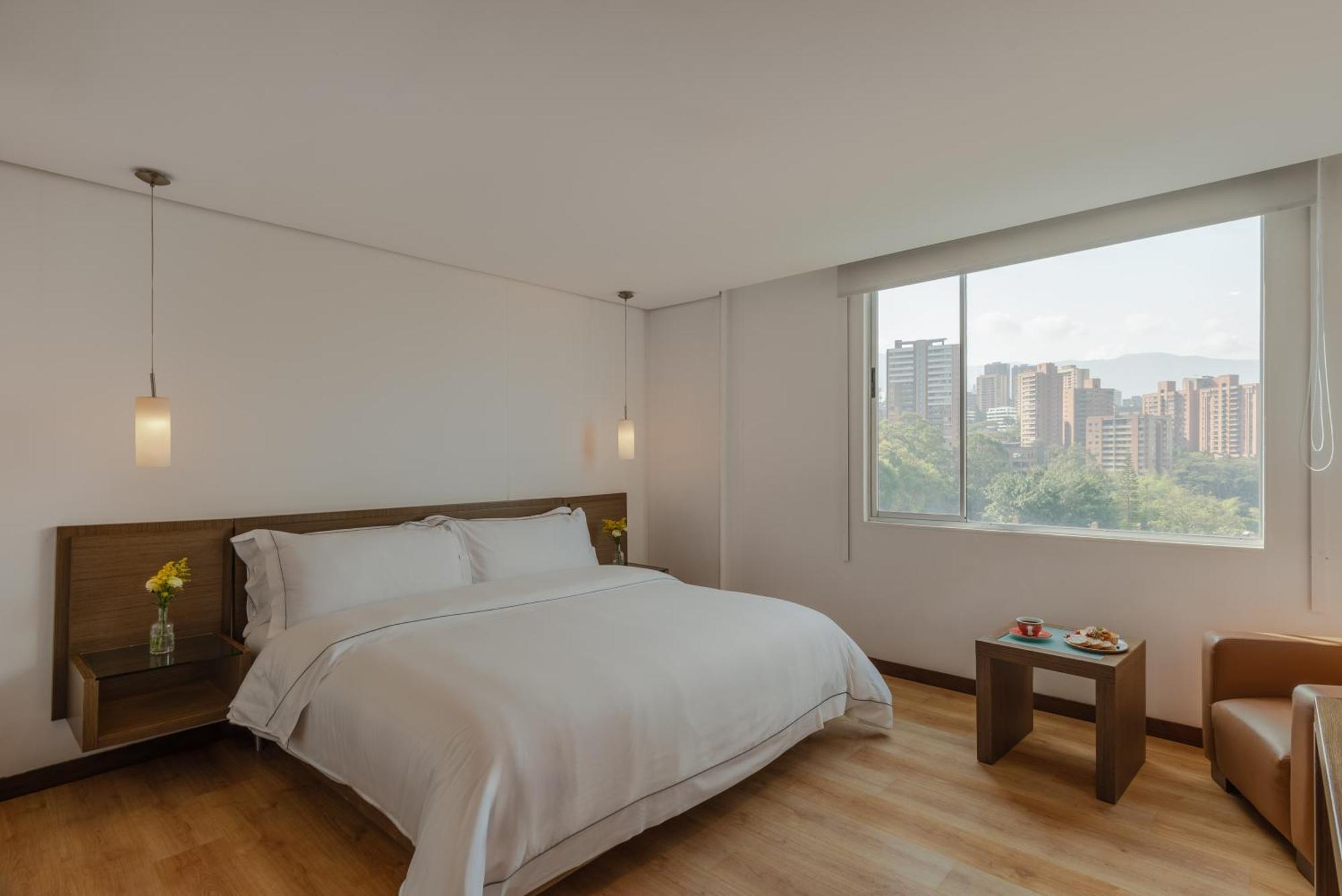 Apartamentos Poblado Alejandria By Housy Host Medellín Eksteriør billede