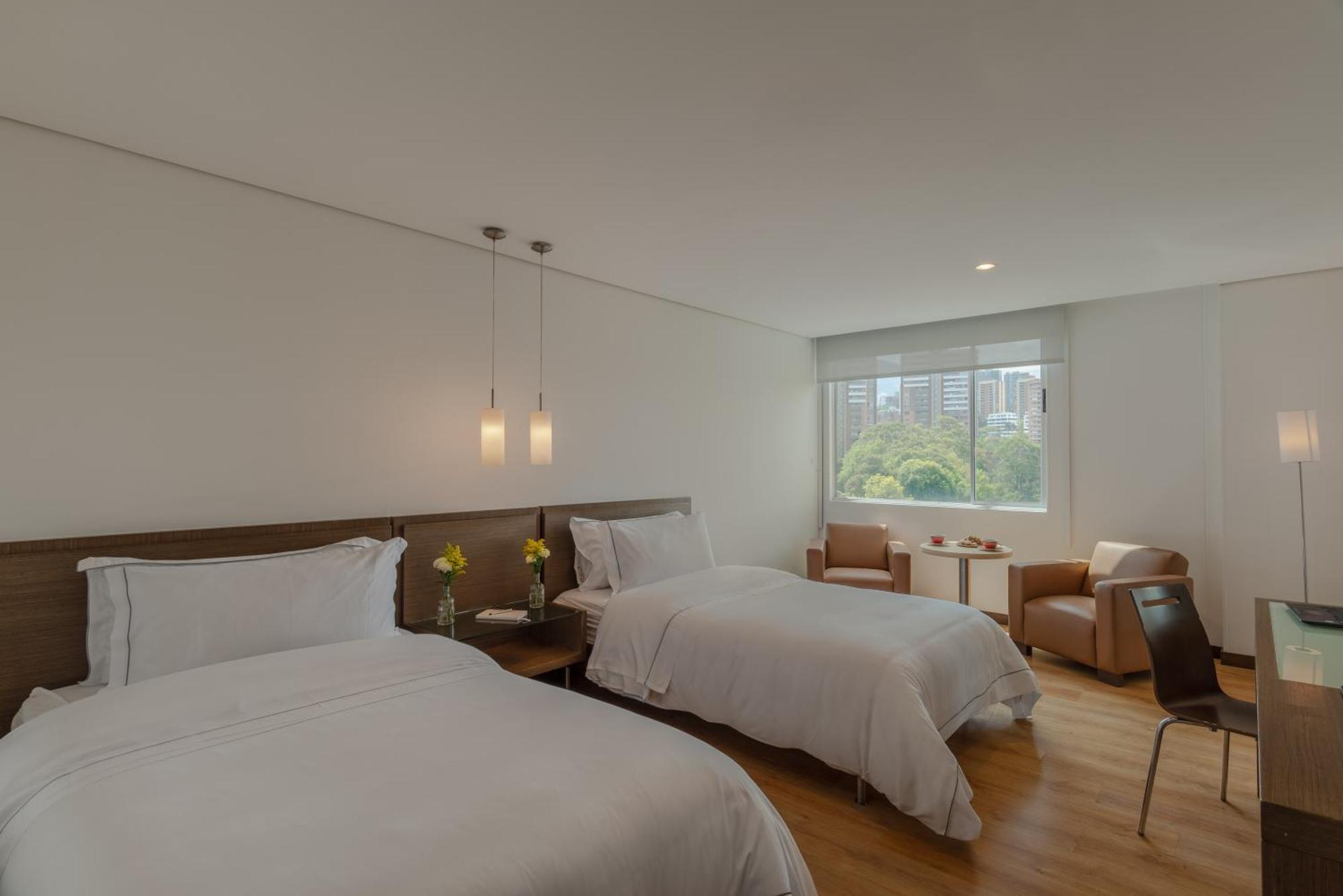Apartamentos Poblado Alejandria By Housy Host Medellín Eksteriør billede