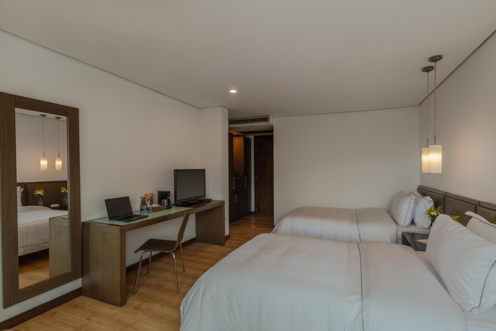 Apartamentos Poblado Alejandria By Housy Host Medellín Eksteriør billede